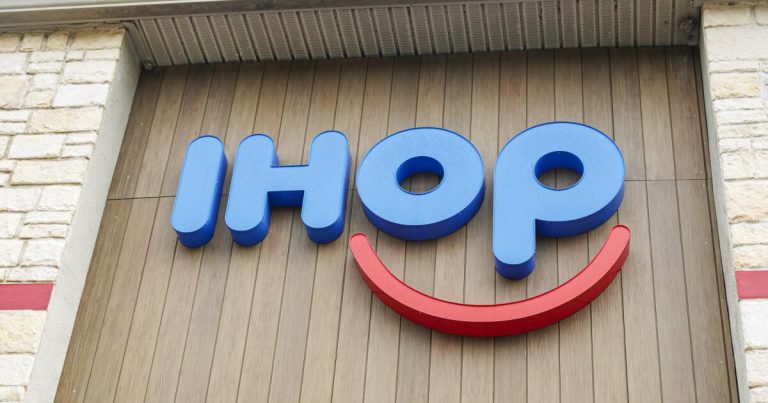 MLB teams with IHOP to whip up ballpark foods for delivery, pickup