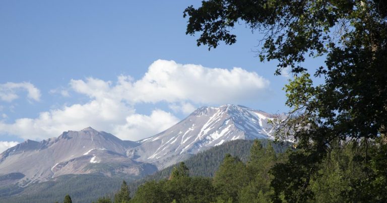Northern California man dies while hiking Mount Shasta