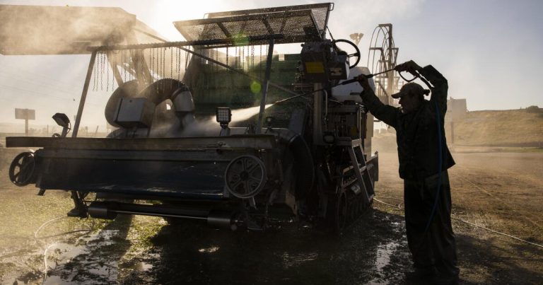 Assembly passes bill to require farmers to notify before using pesticides near schools