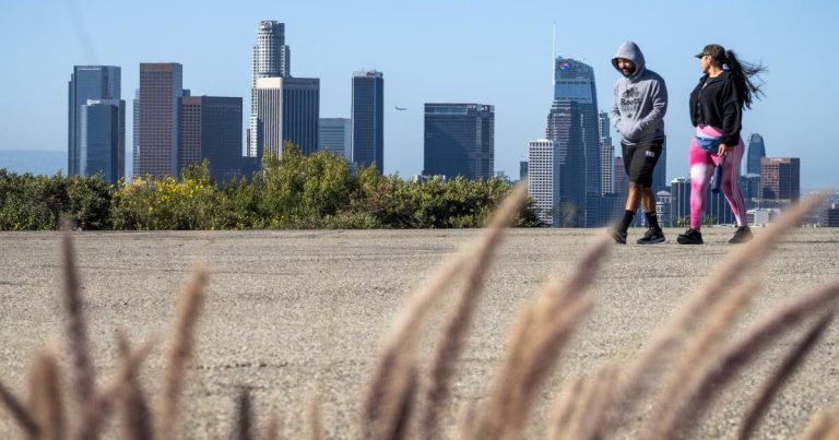 ‘Unseasonably cold’ storm headed to Southern California this weekend