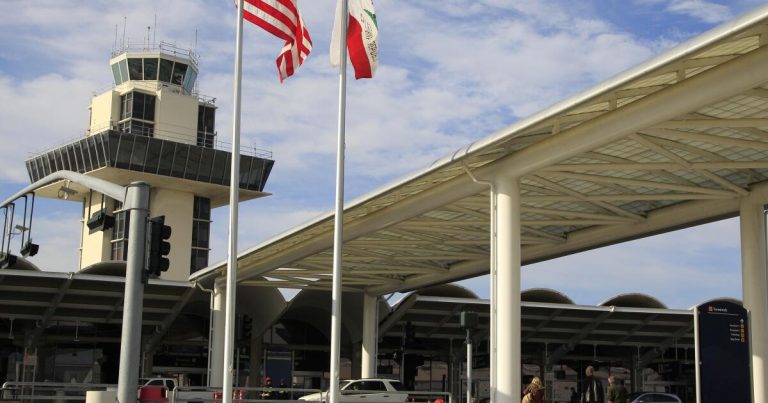 Despite legal threat, Oakland votes to add ‘San Francisco Bay’ to airport’s name