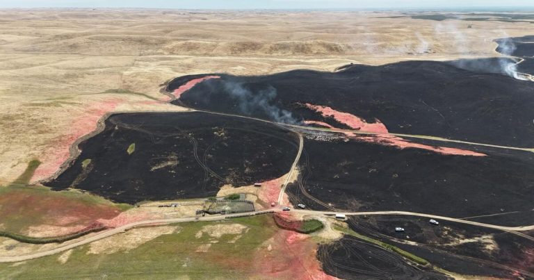 Firefighters battling blaze across 400 acres in Kern County