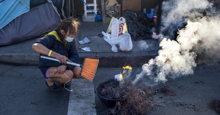 Copper wire thieves plunge L.A. neighborhood into darkness