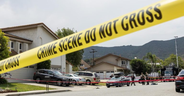 Shooting in Thousand Oaks leaves two men dead Friday morning