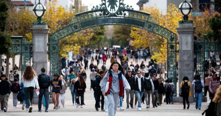 Oakland, Berkeley allow 16, 17-year-olds to vote for school board