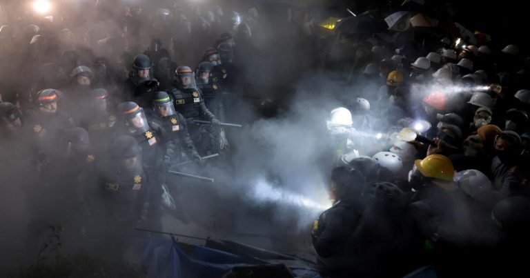 2024: Year in Photos – Los Angeles Times