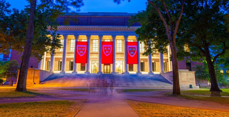 Trump Suspends Visas for New Harvard International Students