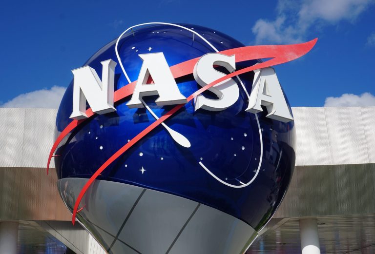 Experts Say US Needs Unified ‘Grand Strategy’ to Beat CCP in Dominating Moon, Space
