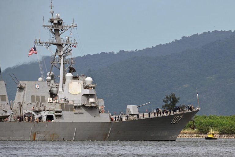 US Warship Arrives in Trinidad and Tobago Amid Heightened Tensions With Venezuela