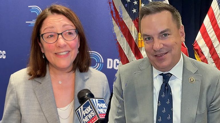 Showdown for the House: Democrats, Republicans brace for high-stakes midterm